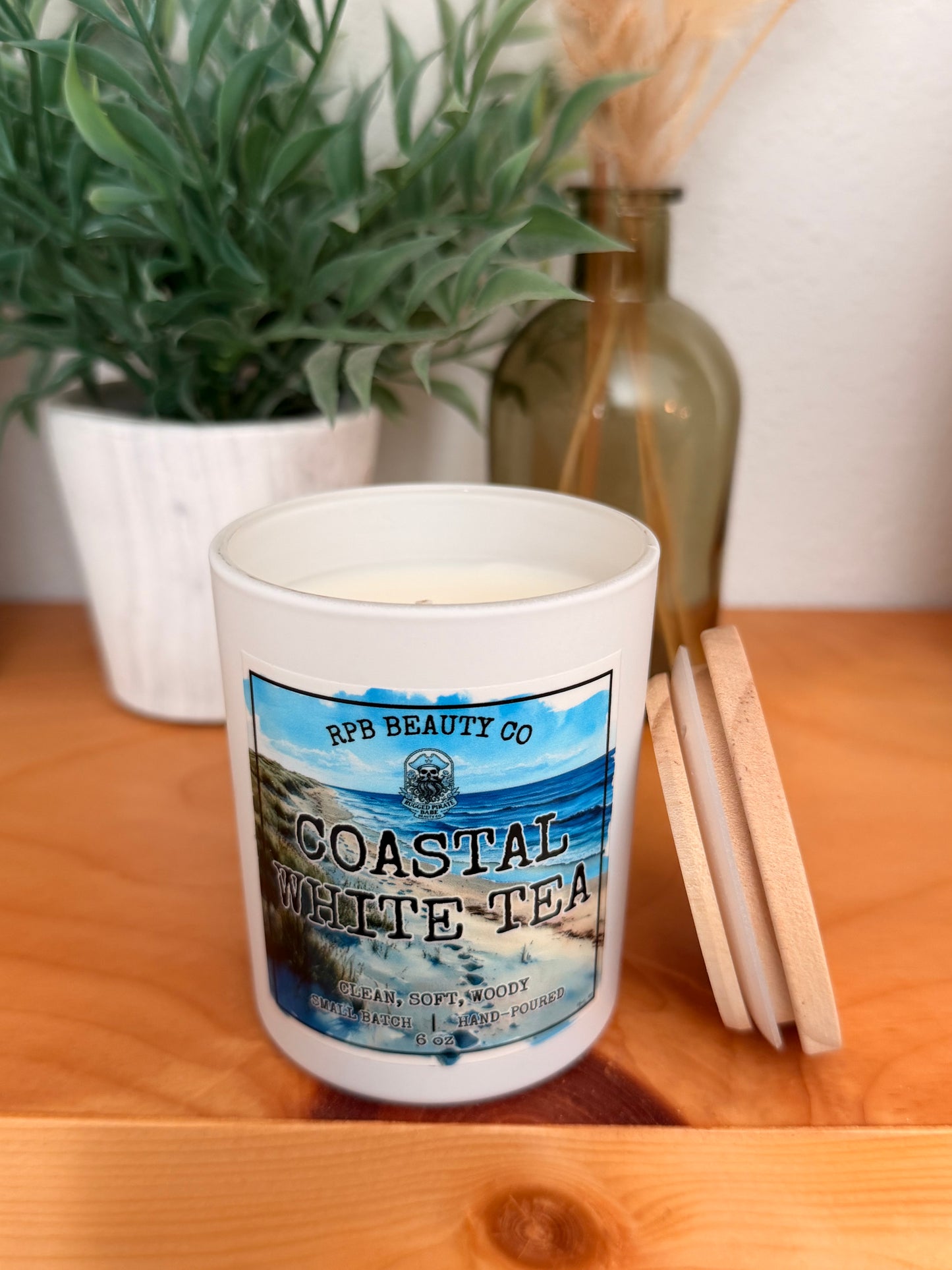 Coastal White Tea (White Tea, Soft Florals, Driftwood, Light Musk) 6oz Candle