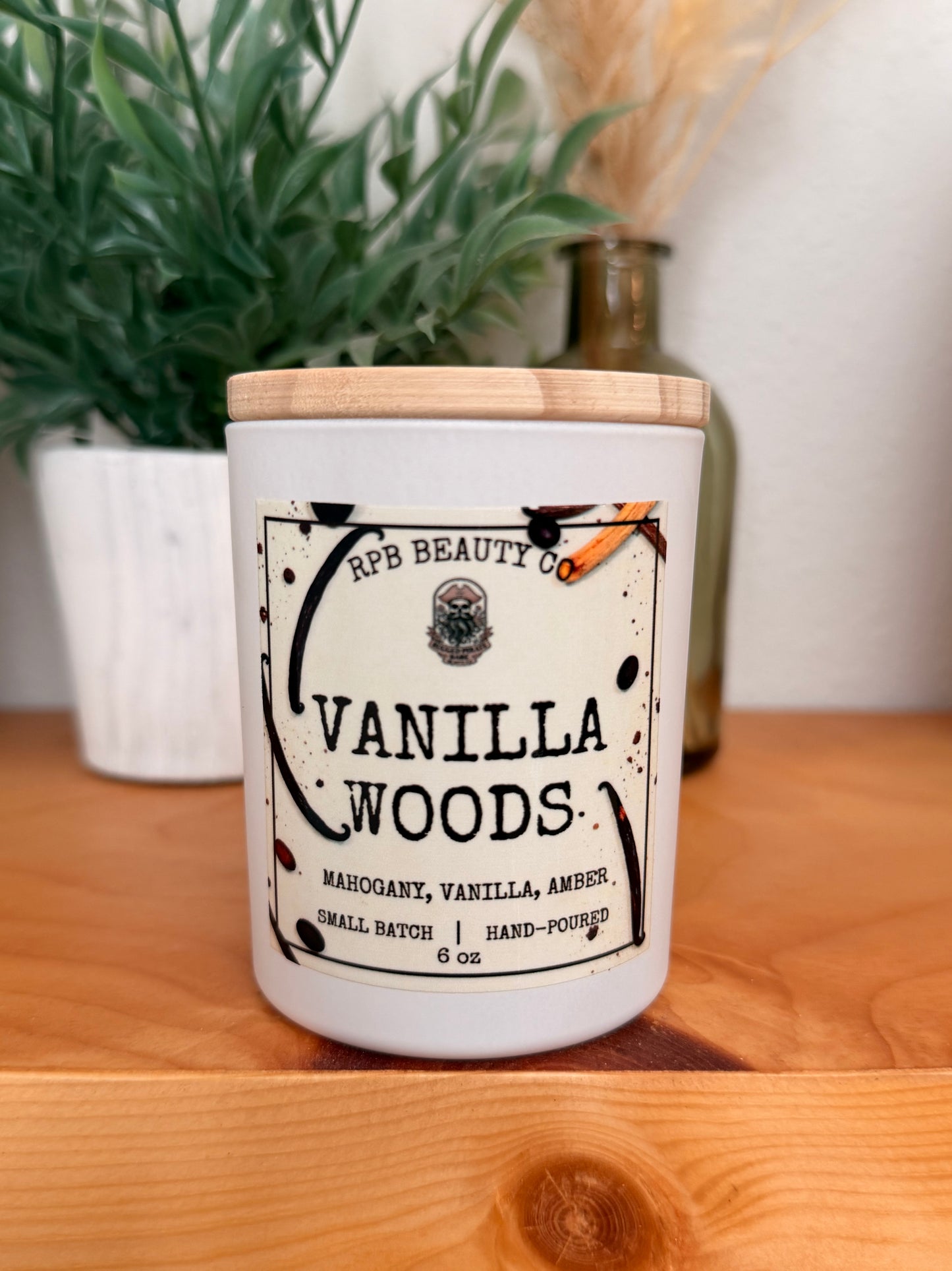 Vanilla Woods (French Vanilla, Mahogany, Warm Cream, Soft Woods) 6oz Candle
