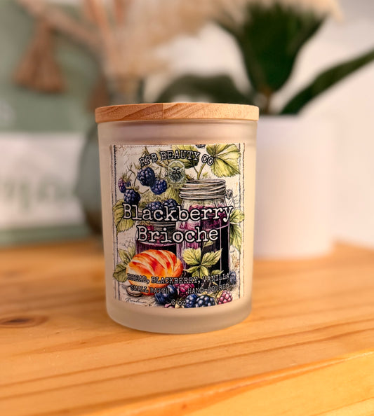 Blackberry Brioche (Fresh Bread, Blackberry, Vanilla Bean) Candle